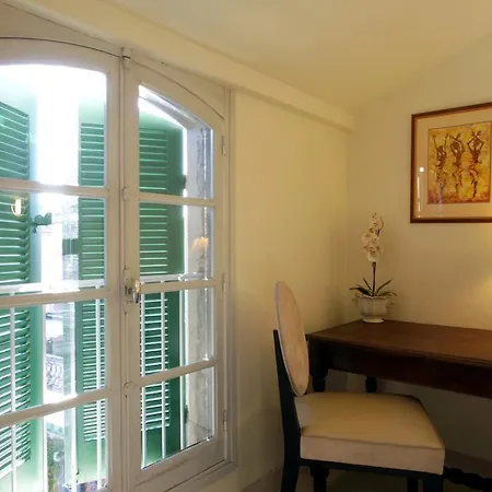 Maison de maître à BRAM # Jacuzzi Extérieur photo